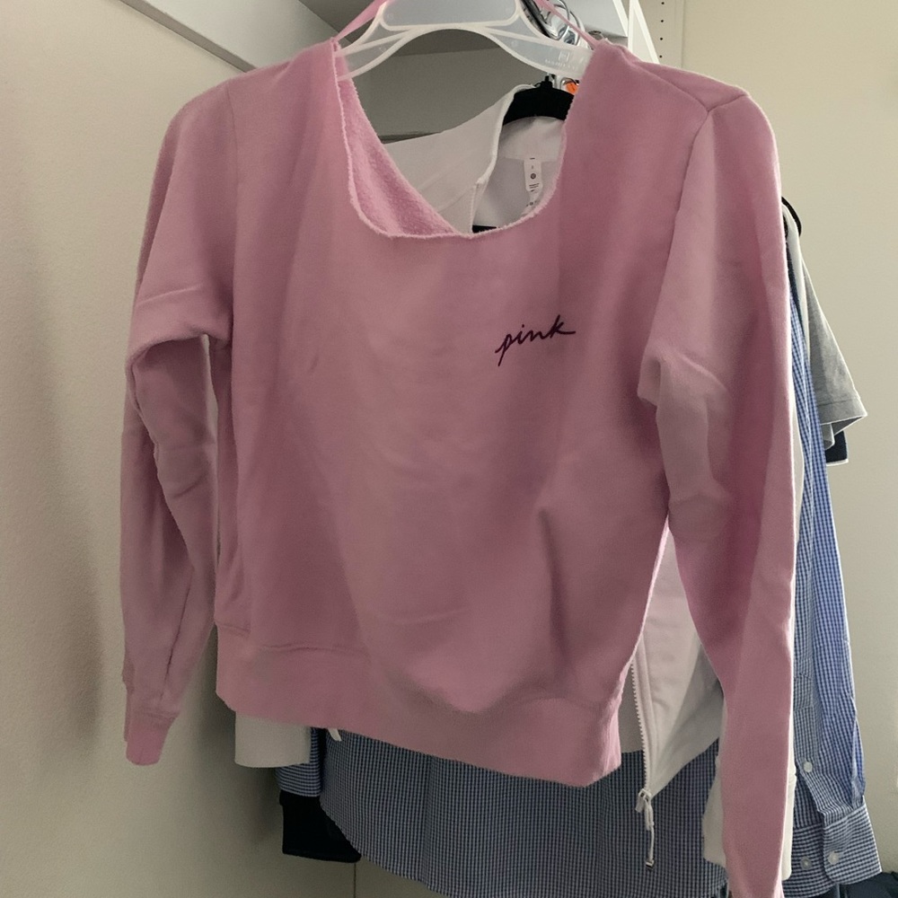 VS pink slouchy top